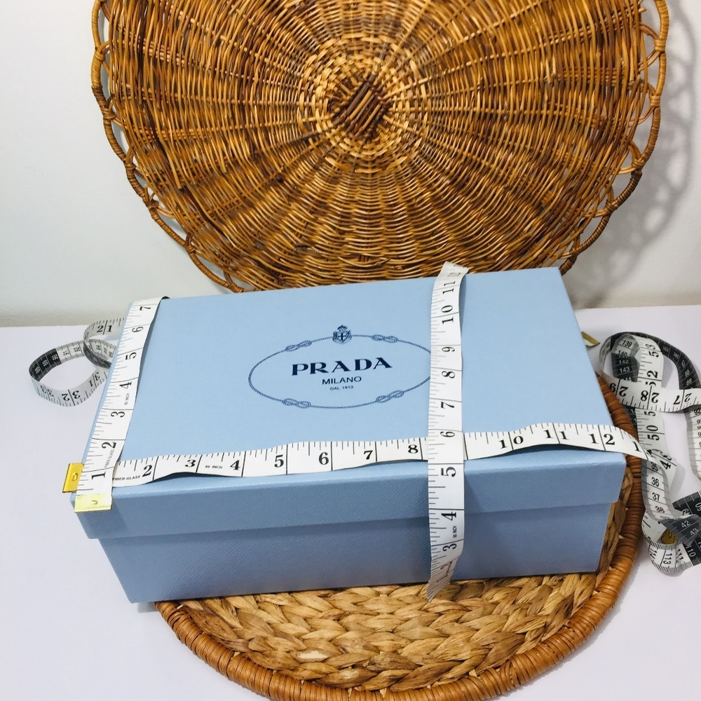 ❌ SOLD ❌Box, PRADA.  Empty shoe box - Picture 3 of 16